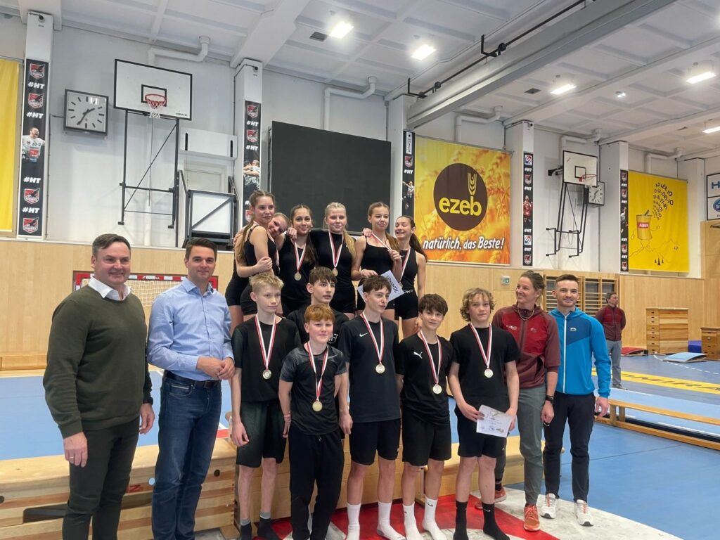 Turn 10 Landesmesmeisterinnen 2025 | Reithmanngymnasium